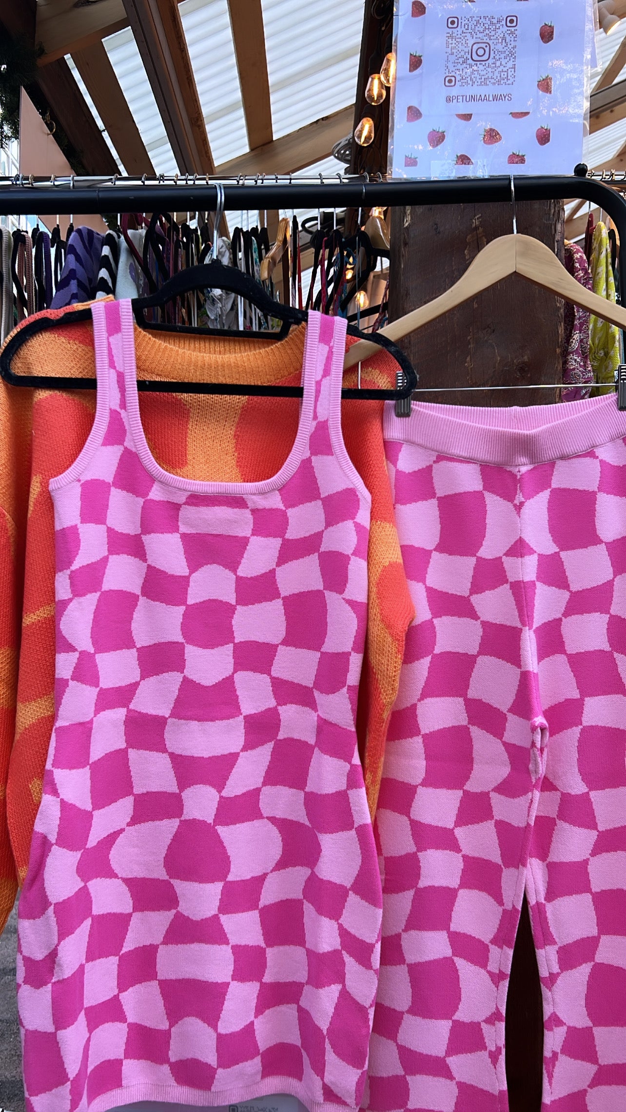 CHECKERED SWEATER PANTS