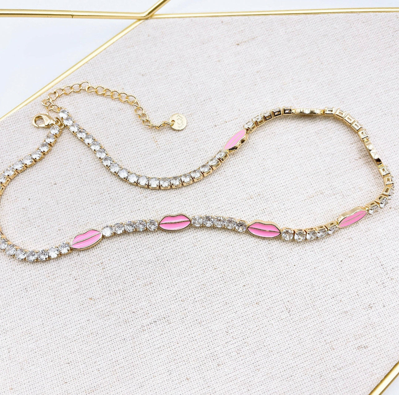Pink Kiss Chocker
